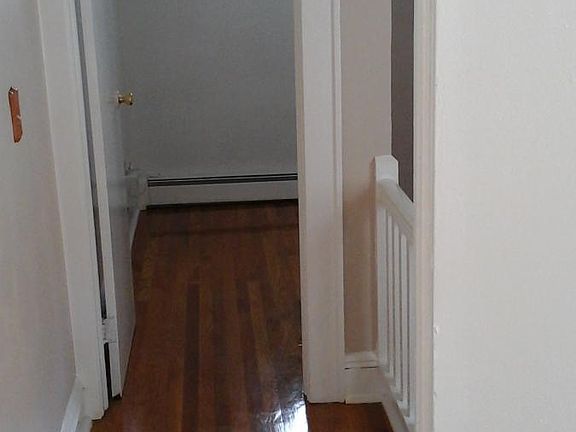 hallway to walk-in closet
