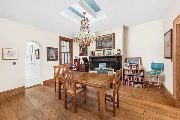 Sold by Compass | media 2