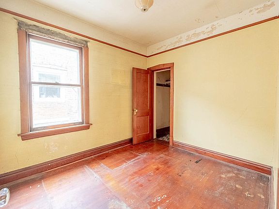5th image of 2323 Highland Ave