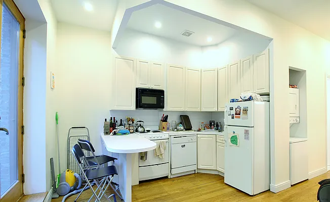 Rented by Julianna Realty Corp | media 15