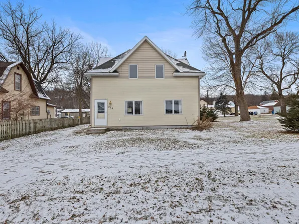 215 S 4th St, Henderson, MN 56044