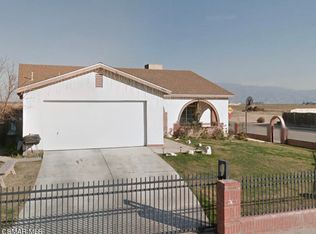 9909 Lenore St, Lamont, CA 93241