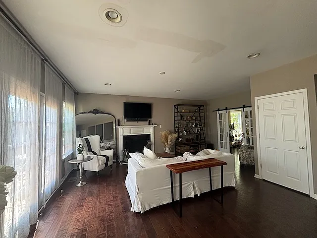 1045 Hares Hill Rd — Photo 3