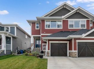 390 N River Heights Cres, Cochrane, AB T4C 0T9