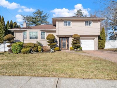 62 Eileen Avenue, Plainview, NY, 11803