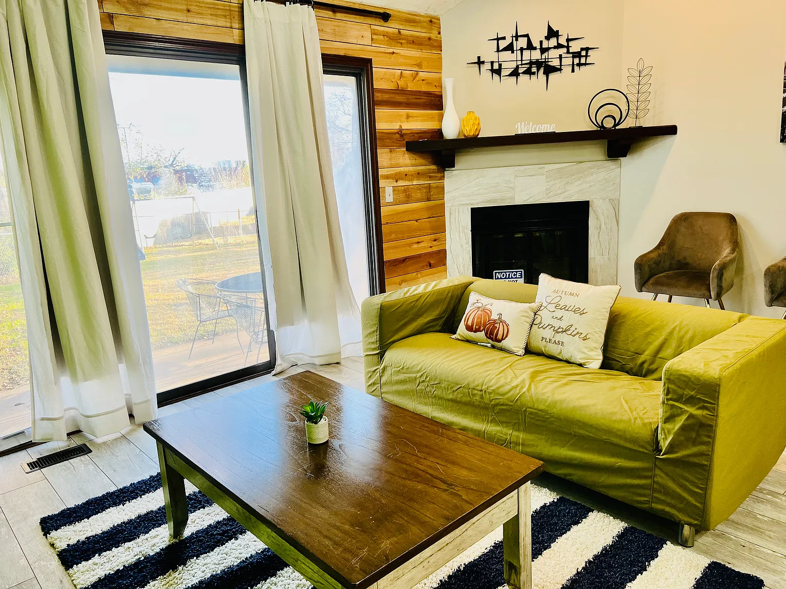 3 bed, $1,800 — Photo 2