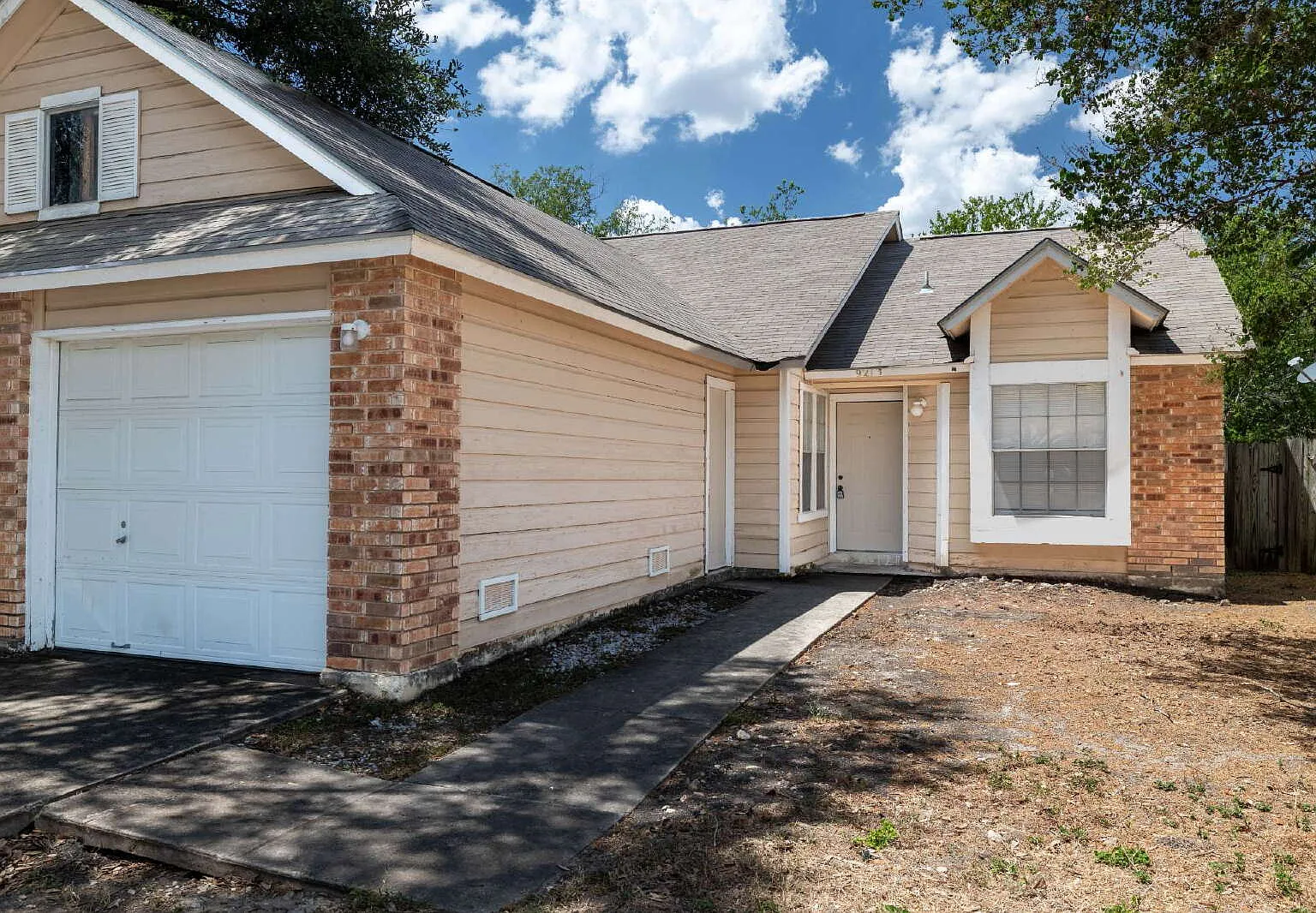 2 bed, 2.0 bath, 982 sqft, $1,195 — Photo 2