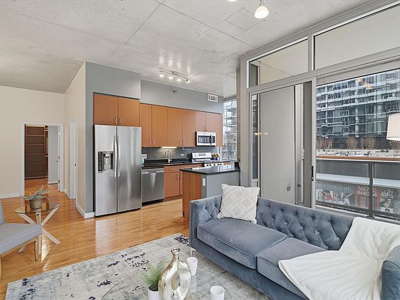 3rd image of 1720 S Michigan Ave APT 308