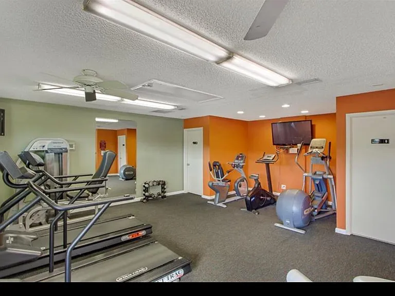 354 SW 28th Ave — Photo 51