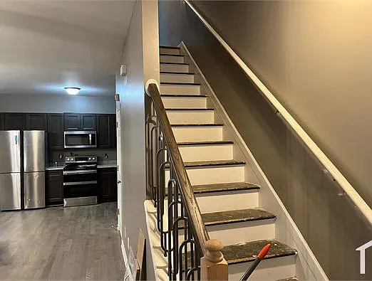 4 bed, 1650 sqft, $2,200 — Photo 2