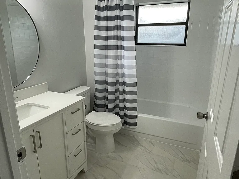 6537 SE Federal Hwy #202 — Photo 13