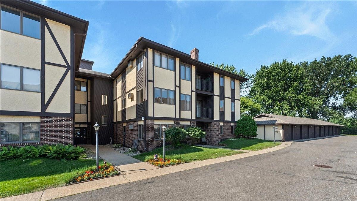 245 Park Ave S APT 206