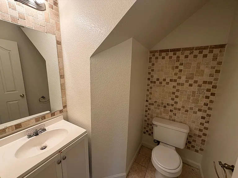2821 Babson Dr — Photo 15