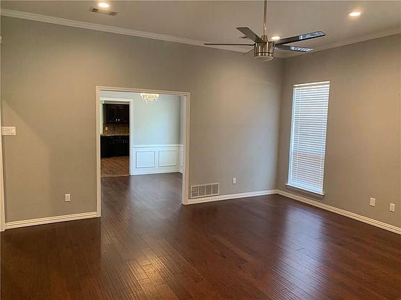 2nd image of 617 Robin Meadow Dr