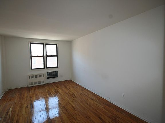 5th image of 29 Franklin Blvd #5R