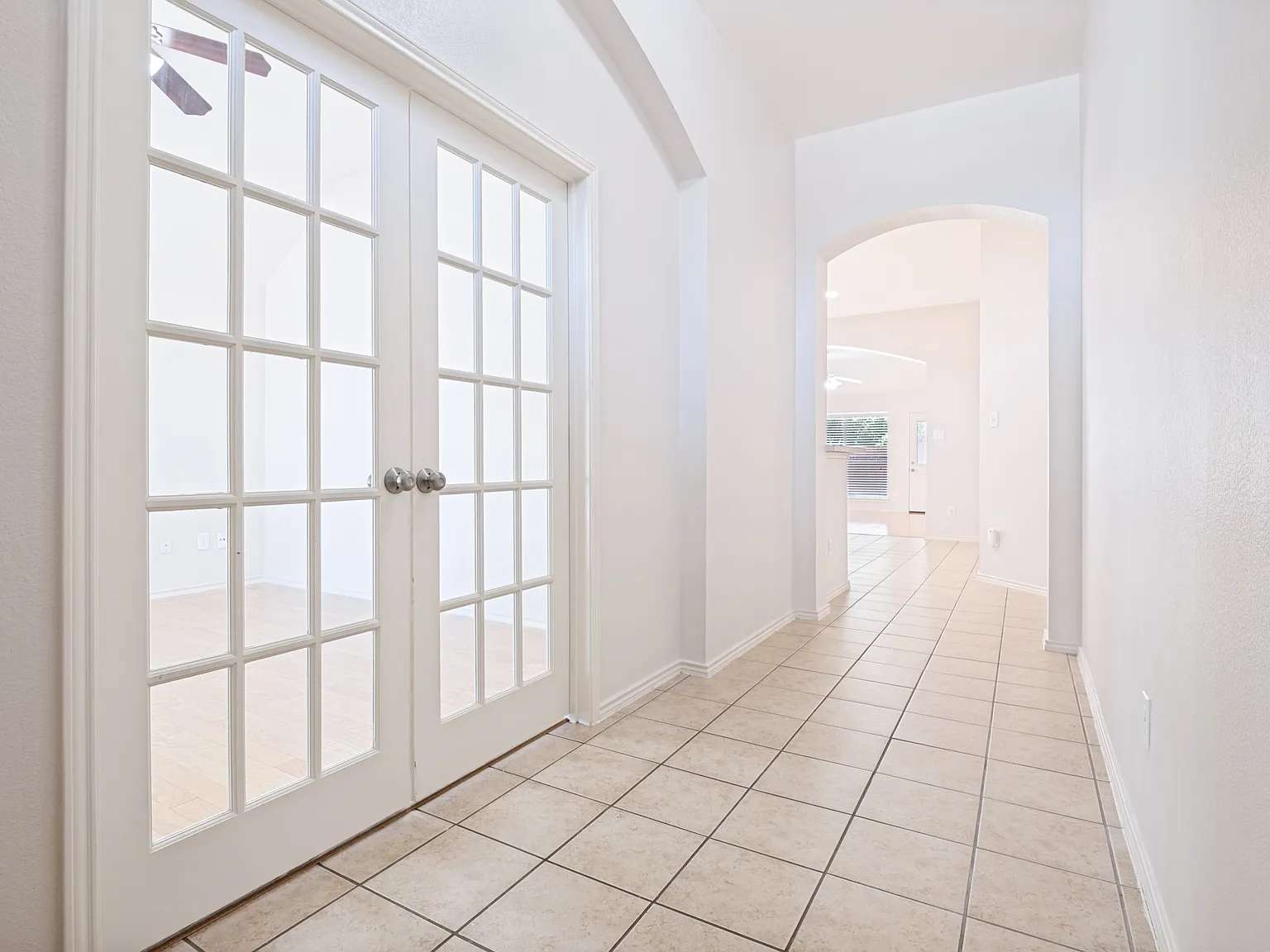 3 bed, 1880 sqft, $2,600 — Photo 4