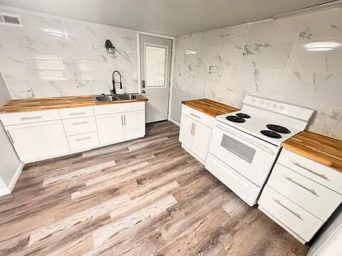 204 Island St #2 — Photo 6