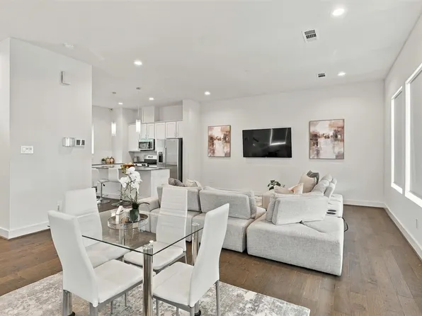 4816 Martin Oaks Ln, Houston, TX 77018