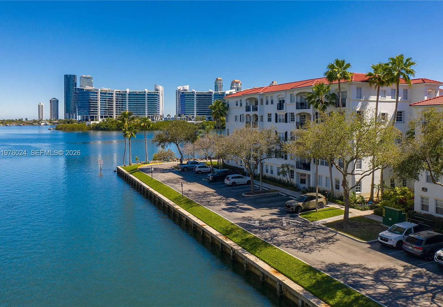 Village By The Bay Condo — Photo 4