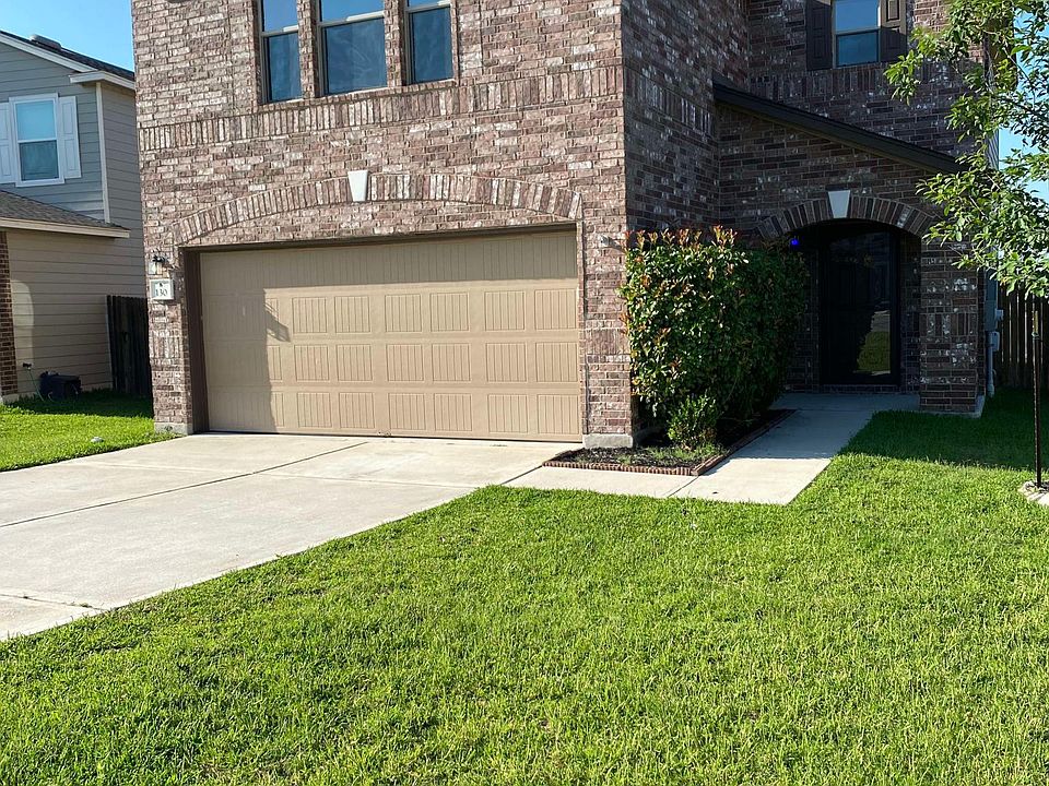 Main Entrance, beautiful front-yard