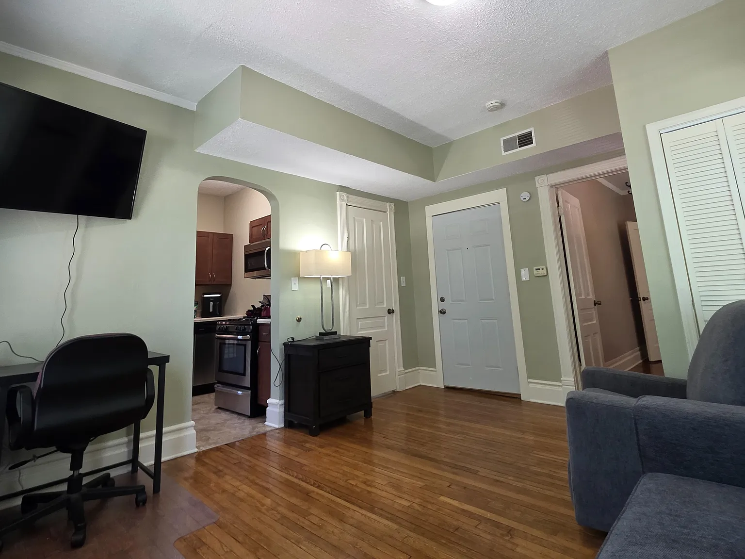 301 Henry Avenue SE — Photo 3