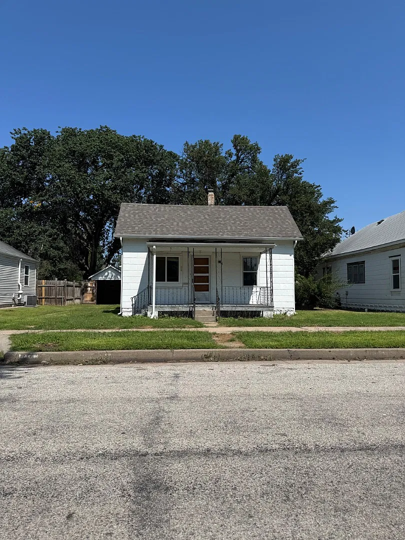 614 E 9th Ave — Photo 1