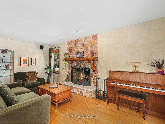 5th image of 16842 New England Ave