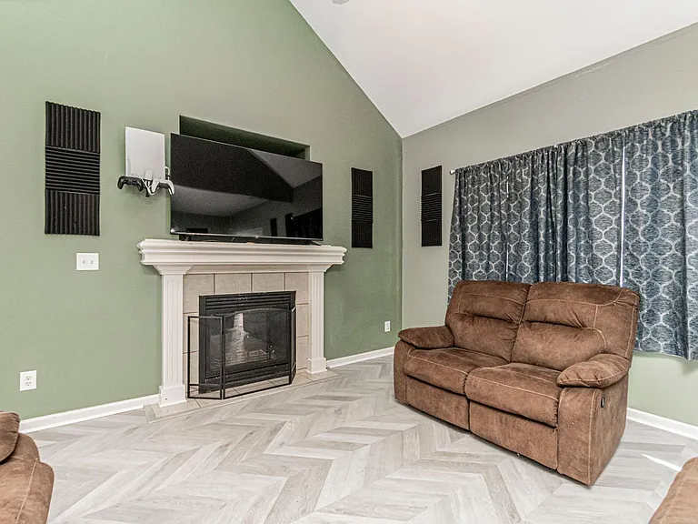 2615 Kathie Dr — Photo 4