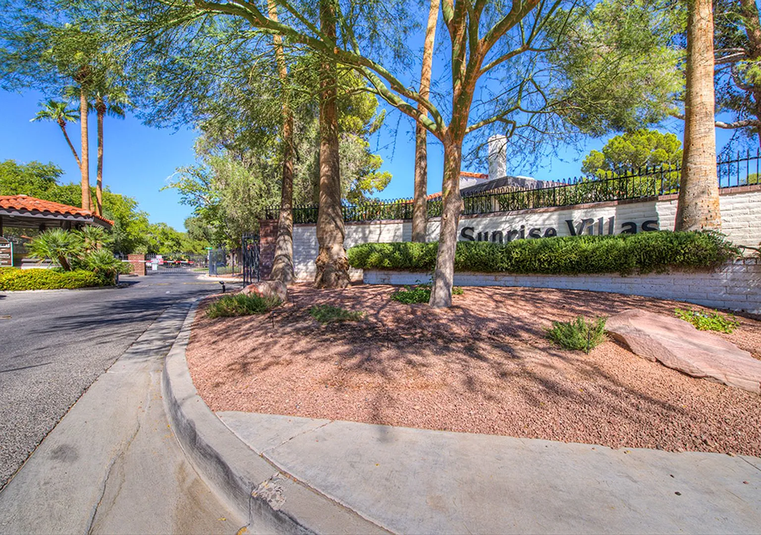 2574 Pera Circle, Las Vegas, NV 89121 — Photo 2