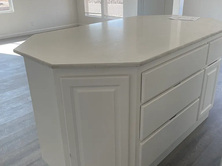 876 Roadrunner Dr — Photo 3