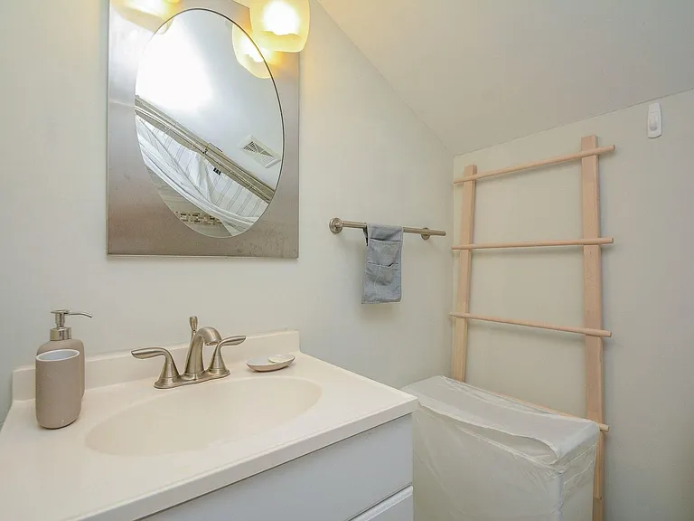 9906 Cedardale Dr — Photo 32