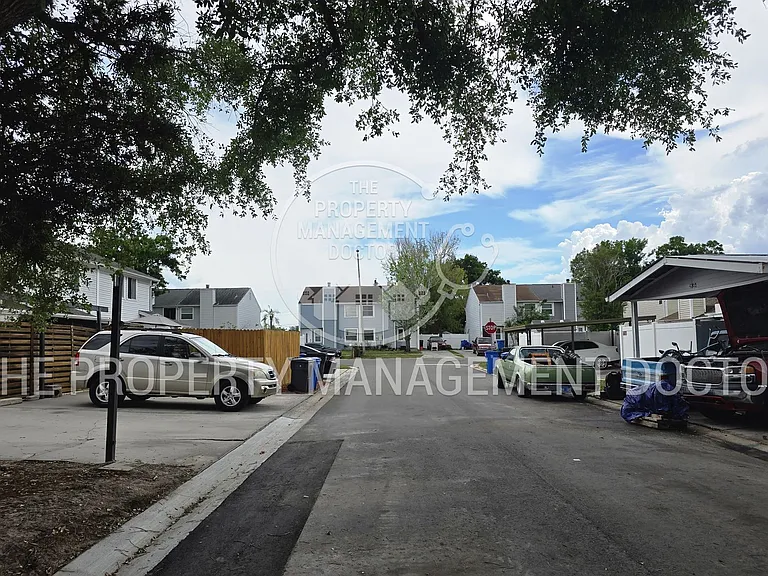4710 Stonepointe Pl — Photo 31