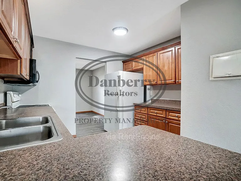 1115 N Byrne Rd — Photo 6