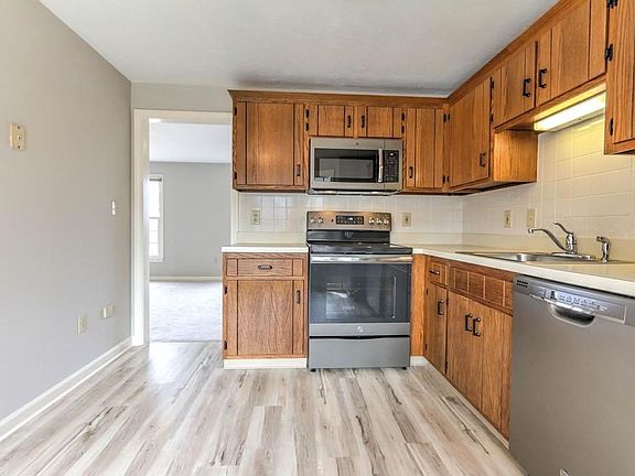 5th image of 57 Bellwood Cir #U