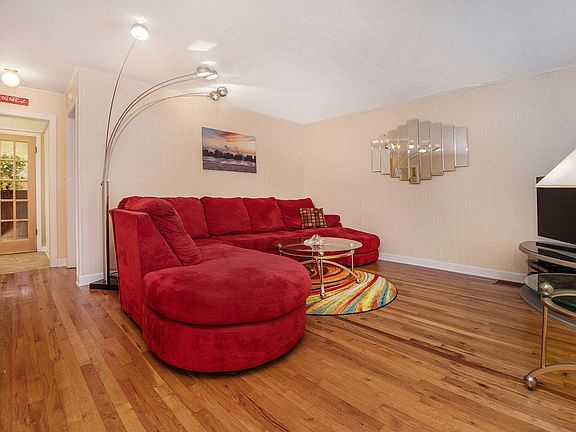 5th image of 4171 1st St