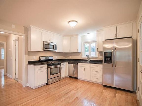 2nd image of 95 Howland Ave