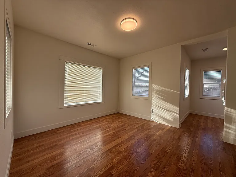 4441 NE Crystal Ln — Photo 26