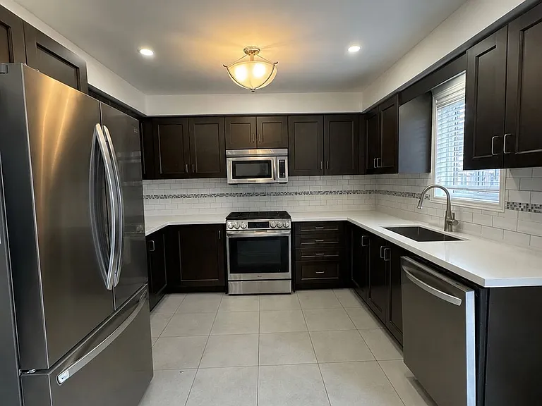 80 Northway Ave — Photo 3