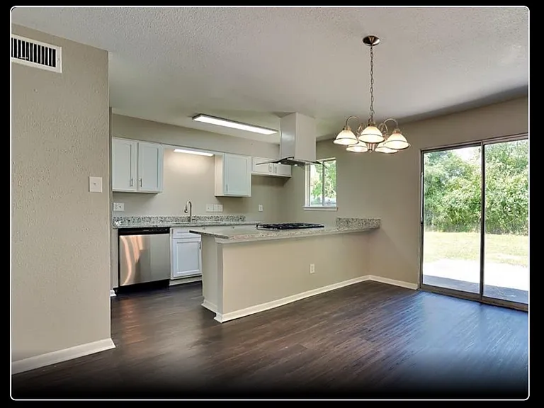 9710 Kerry Glen Ln — Photo 2