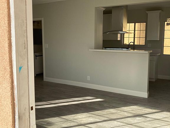 5th image of 6904 Ben Ave #3