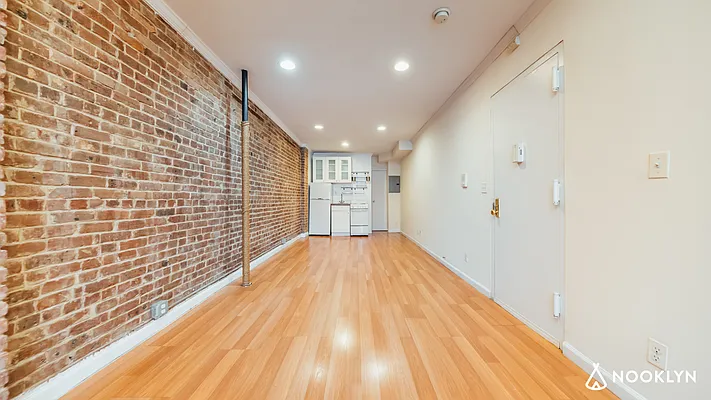 Rented by Nooklyn NYC LLC | media 40