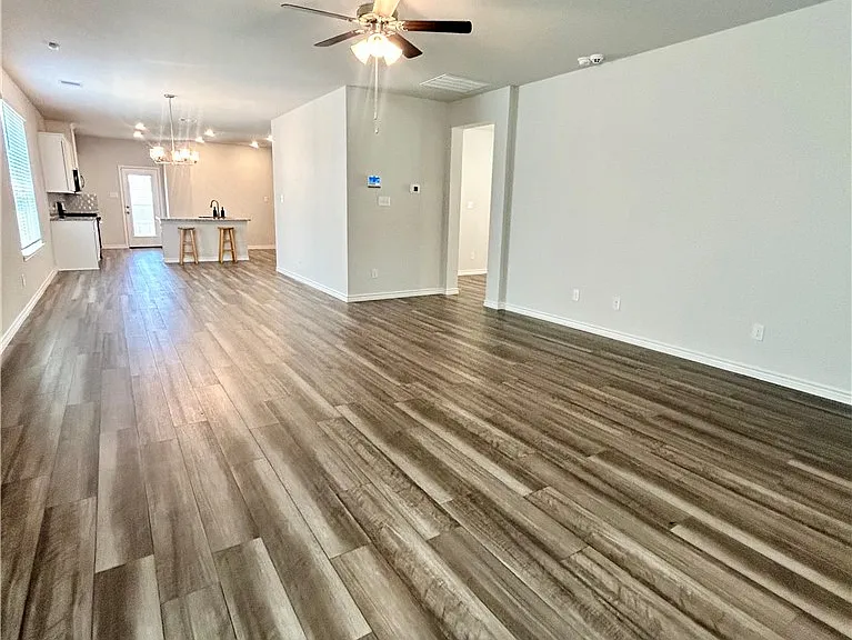 915 Toledo Bend Dr — Photo 7