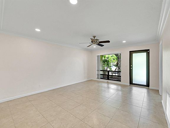 5th image of 2200 NE 54th St E