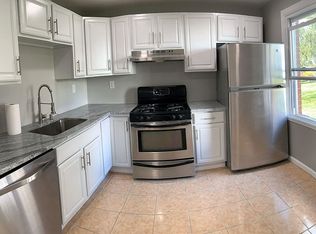 1076 E Main St APT 2, Stamford, CT 06902
