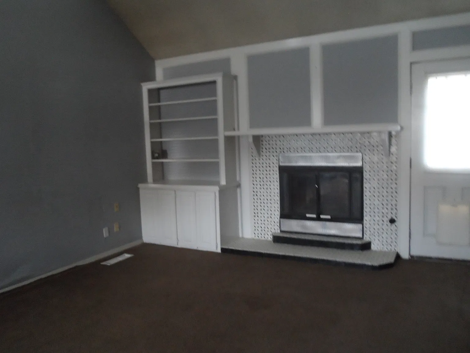 E 15th Ct, Tulsa — Photo 3