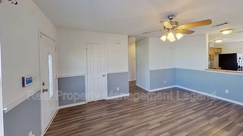 3 bed, 2.0 bath, 1148 sqft, $1,645 — Photo 4