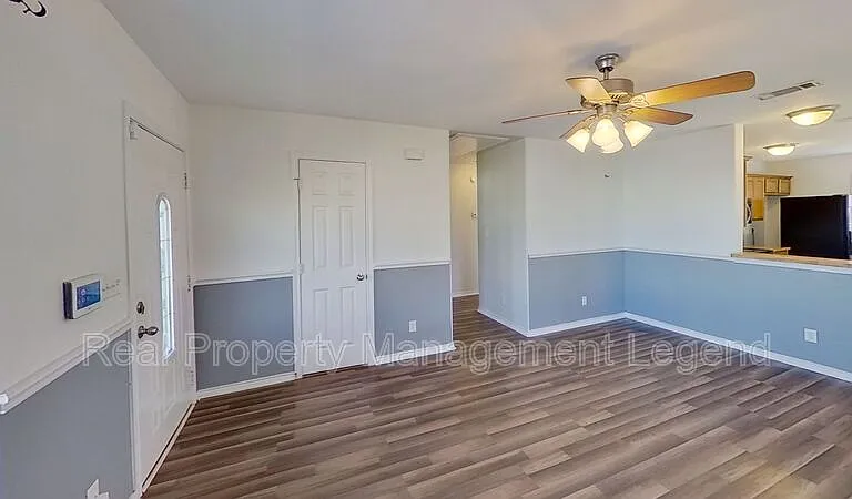 1614 S Montgomery St — Photo 4