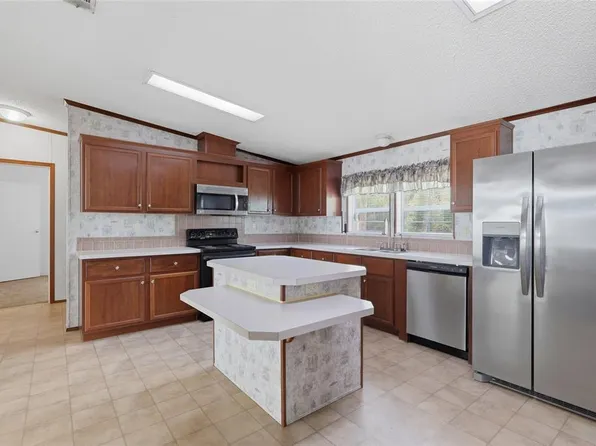 7140 Elwood Rd, Zephyrhills, FL 33540