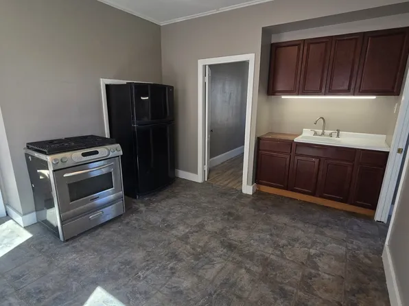 330 Purchase St #2, New Bedford, MA 02740