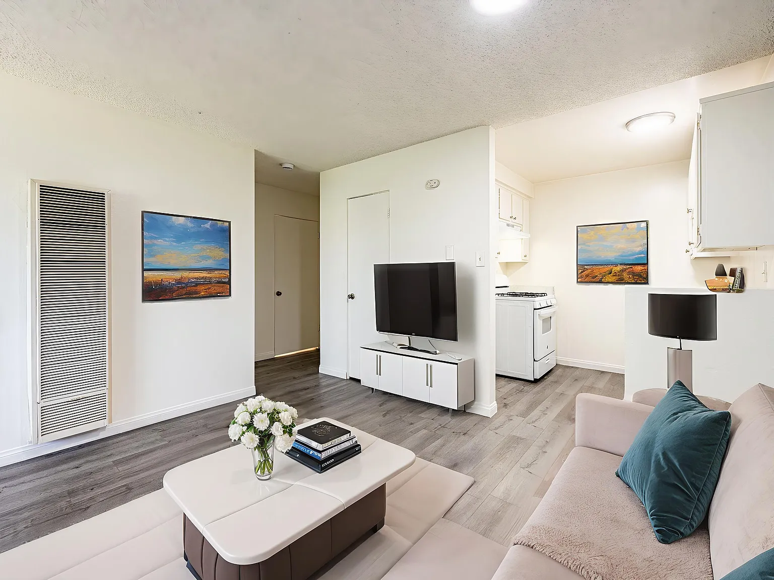 1 bed, 600 sqft, $1,695 — Photo 2